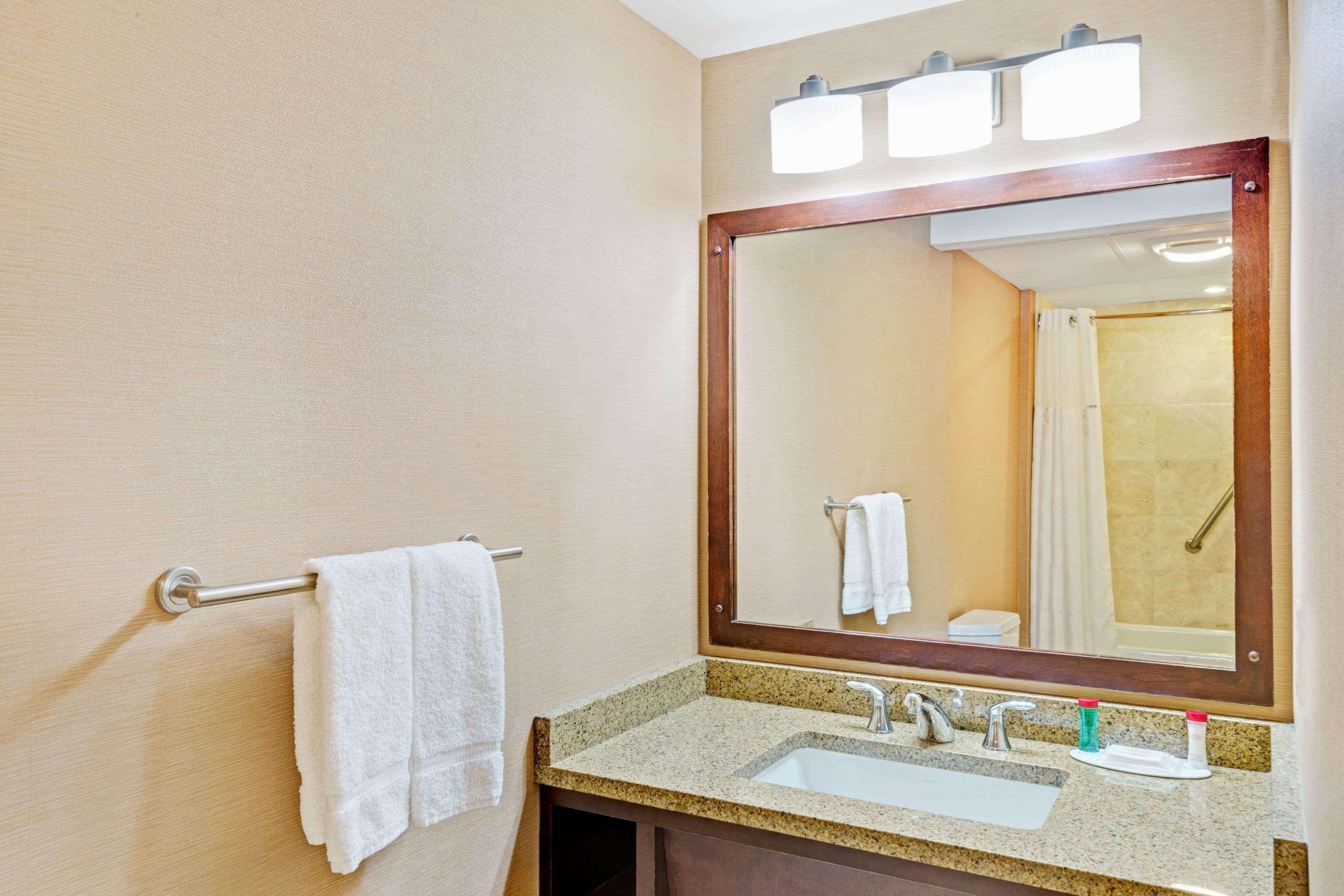 Ramada By Wyndham Seekonk Providence Area Buitenkant foto