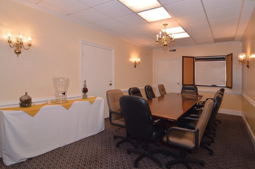 Ramada By Wyndham Seekonk Providence Area Buitenkant foto
